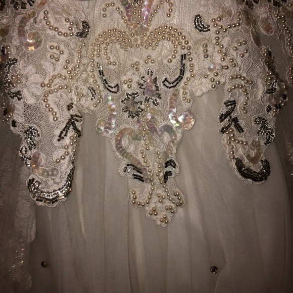 1993 Eve of Milady Wedding Dress - Picture 10 of 10